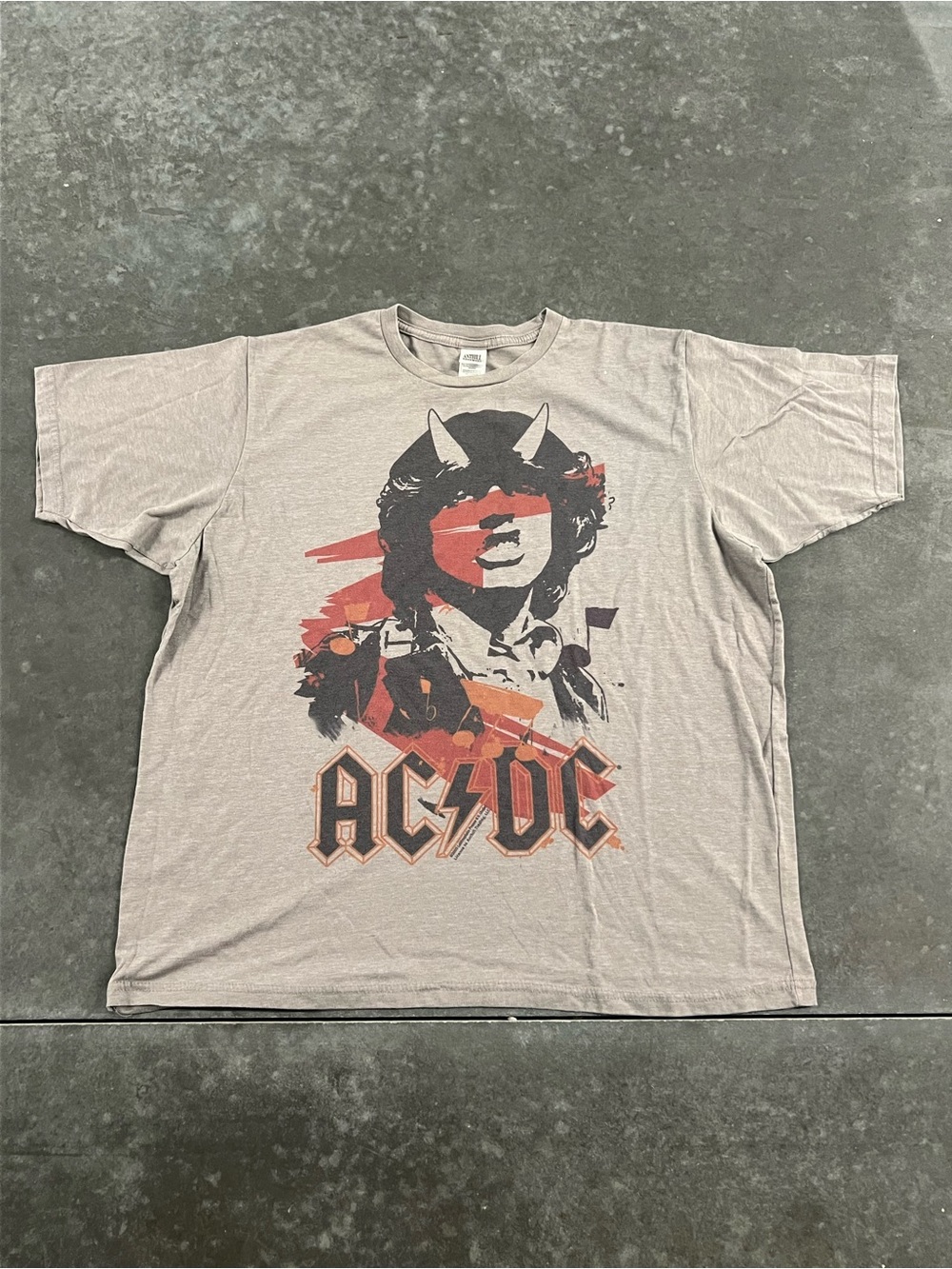 AC/DC Angus Young Devil Horns Graphic Band T-Shirt XL